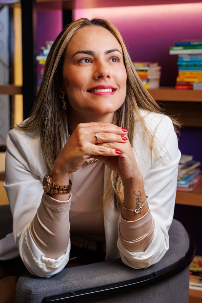 Ensaio corporativo feminino para imagem profissional e marca pessoal